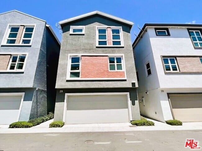 Building Photo - 2700 E Chaucer St Unit 29 Rental