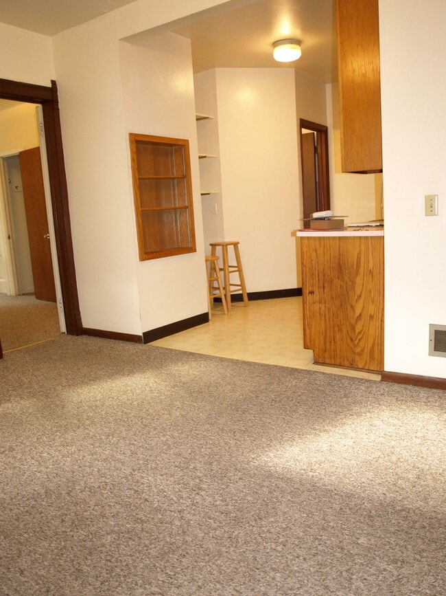 Living Area - 1935 University Ave Unit Apt 1