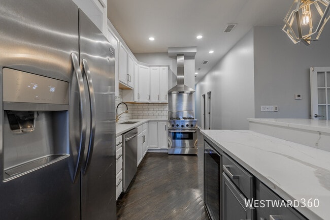 Photo - 1012 N Milwaukee Ave Unit #3
