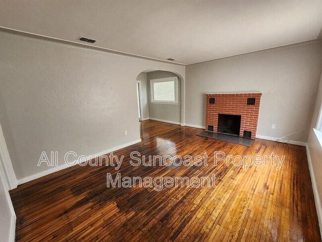 Photo - 2105 28th St S
