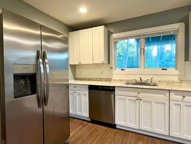 Photo - 653 Park St Unit 2