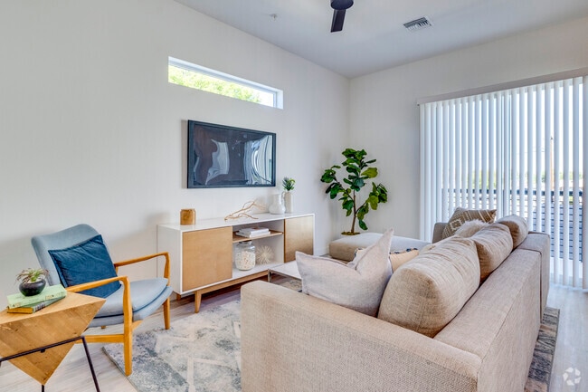 Sala de estar: 2BR, 2BA, 1.207 metros cuadrados/1.207 pies cuadrados - Boulevard on 20th