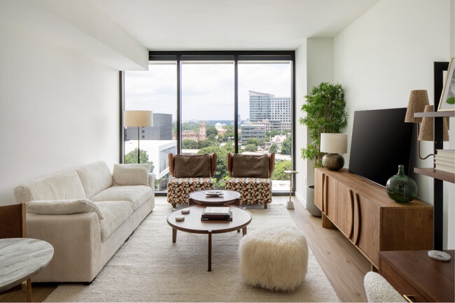 Emmi Midtown