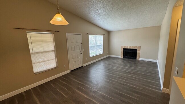 Photo - 14301 Hanging Moss Circle Unidad 202