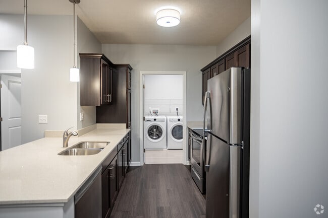 2 BR, 2 BA