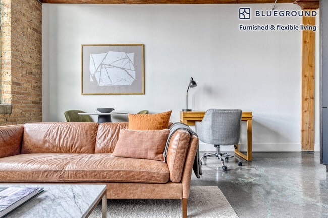 Photo - 2061 N Southport Ave Unidad FL3-ID567