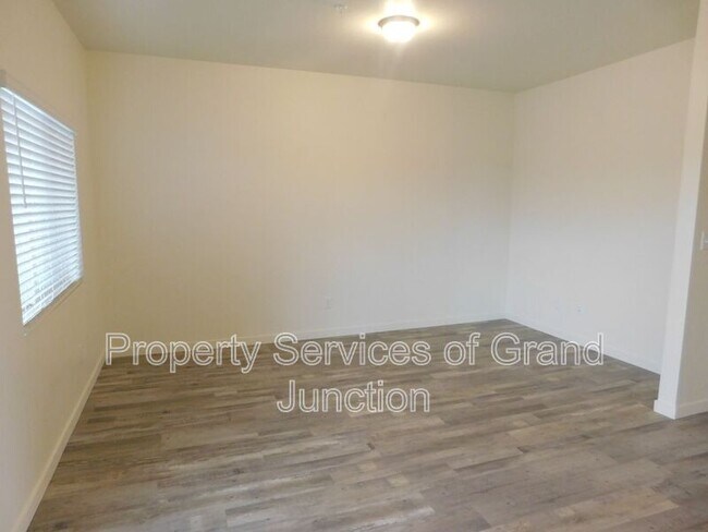 Photo - 672 Brookwillow Dr Unit 7