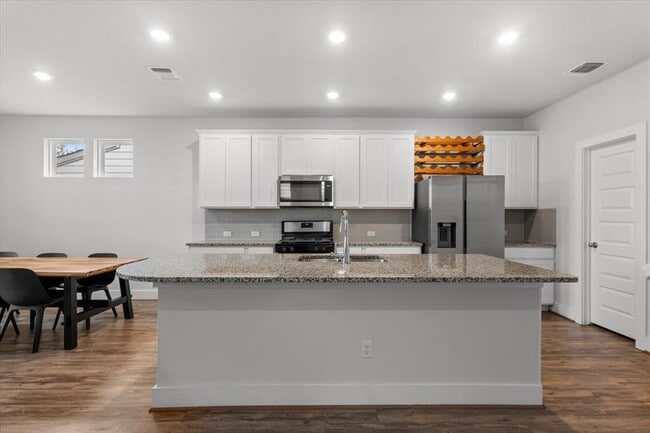 Photo - 7106 Silver Star Ln