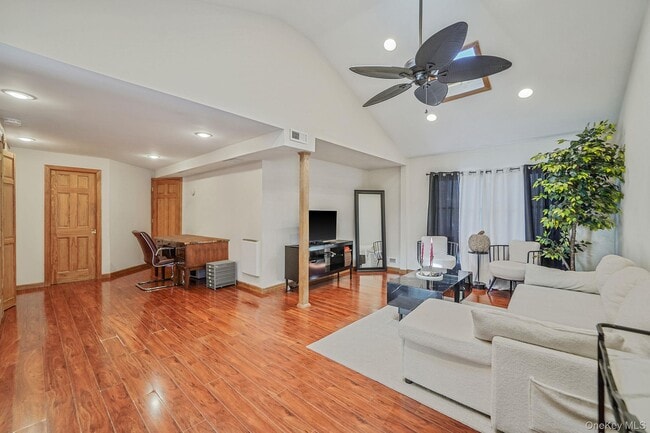 Photo - 44 Fourth St