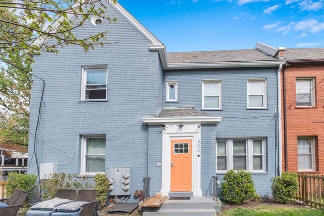 Building Photo - Charming 2 BR/1 BA Apartment in Brookland!