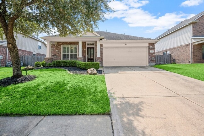 Building Photo - 14707 Oaks Crossing Ln Rental