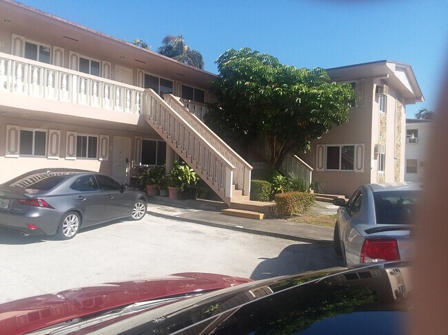 Photo - 7839 N Bayshore Dr Apartamentos Unidad 1