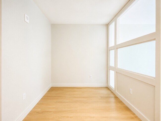 Photo - 133 Seaport Blvd Unit 921