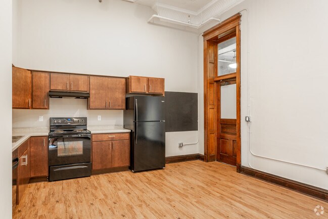 2BR, 1BA - 1,001 SF - Kitchen