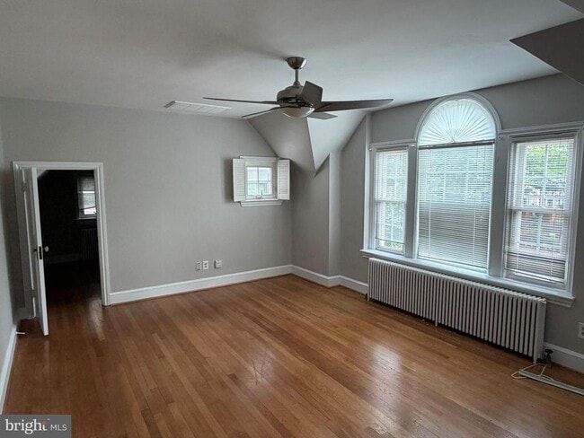 Photo - 4905 Montgomery Ln