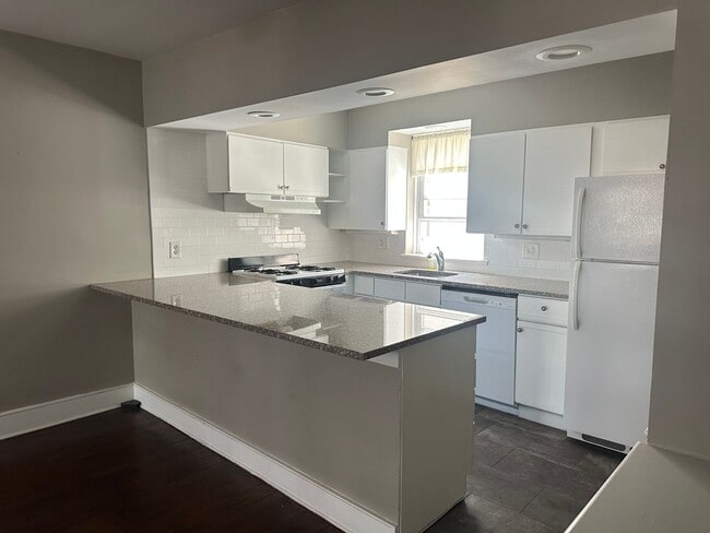 Photo - Delancey Street Unidad Second Floor