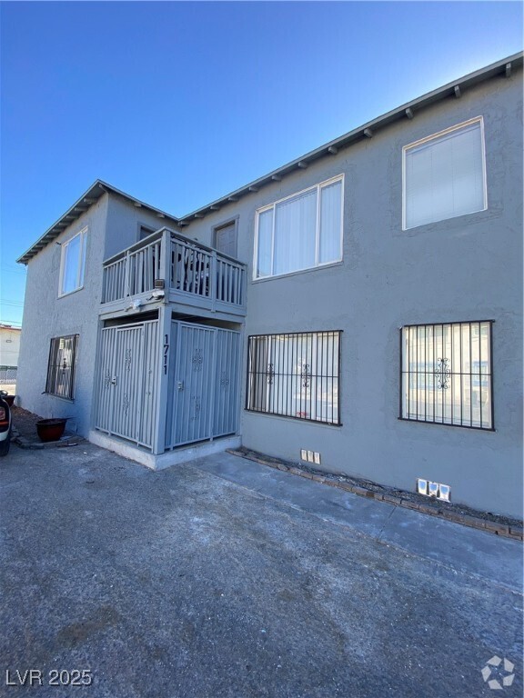 Building Photo - 1711 Santa Paula Dr Unit A Rental