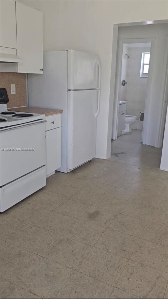 Building Photo - 250 SW 11th Ave Unit 3