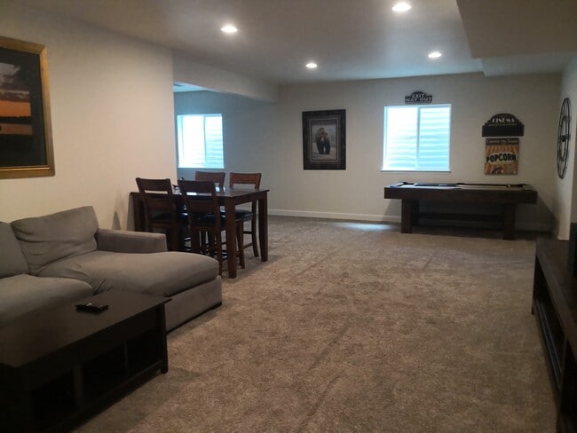 Building Photo - 12989 Ventana St Rental