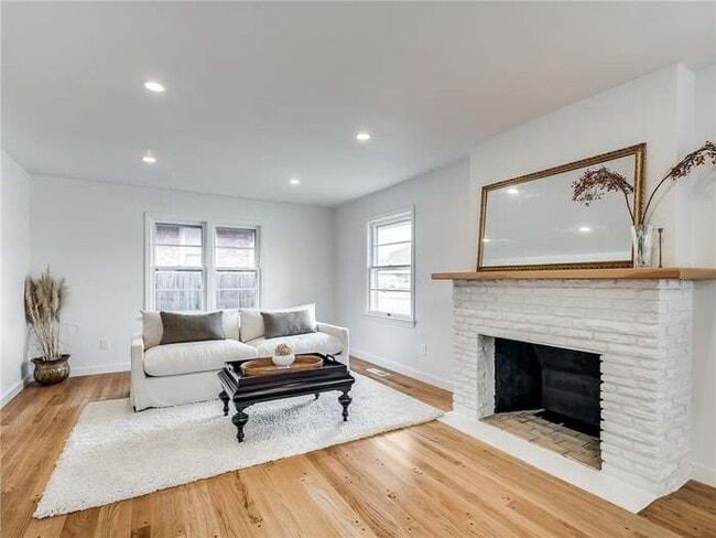 Building Photo - 2708 NW 34th St