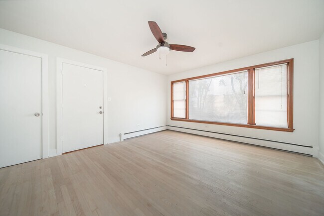 Photo - 5201 W Wellington Ave Unit 1E