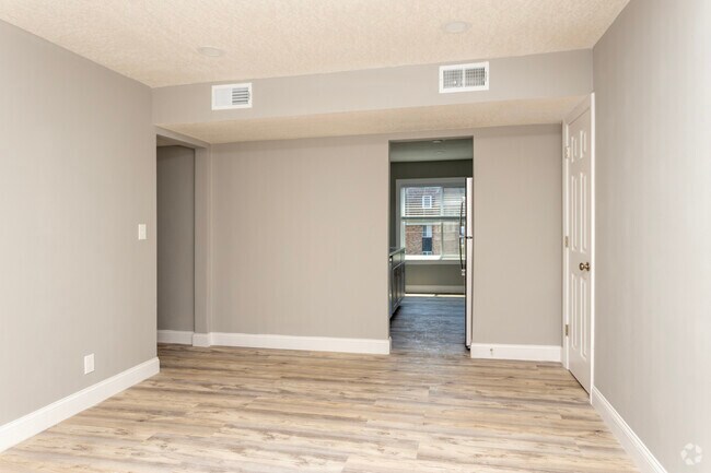 2BR, 1BA - 1,080SF