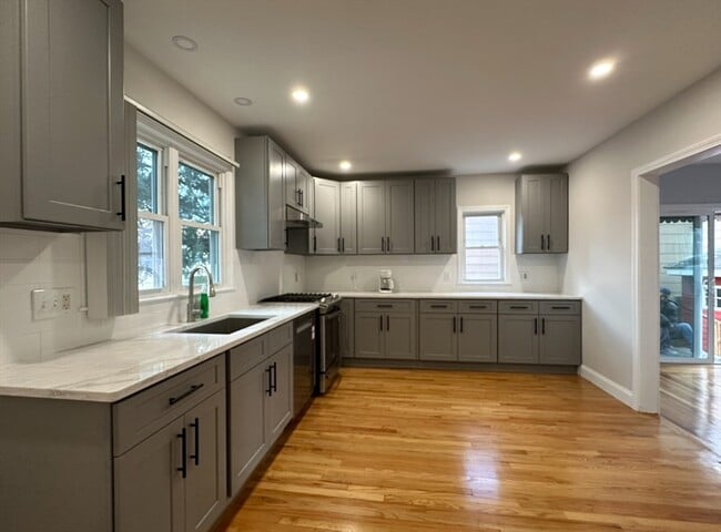 Photo - 31 Francis Ave