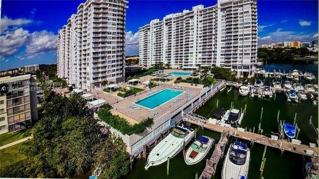 Building Photo - 18071 Biscayne Blvd Unit 1704