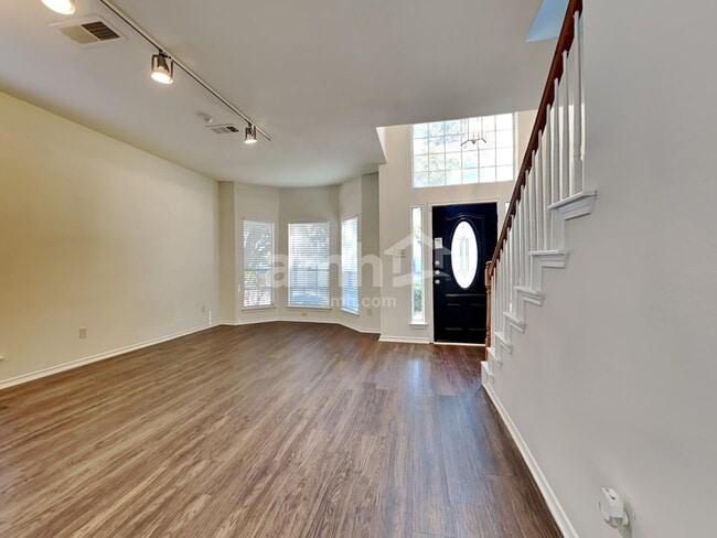 Photo - 7988 Glenway Dr