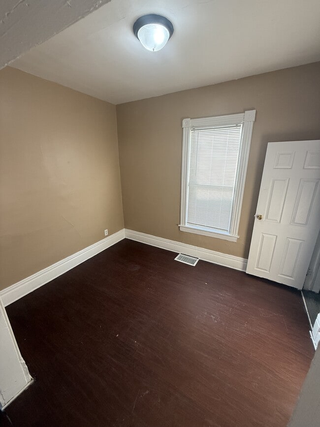 Photo - 733 Sherburne Ave