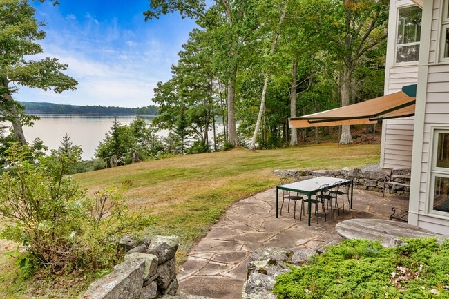 Photo - 735 Mere Point Rd