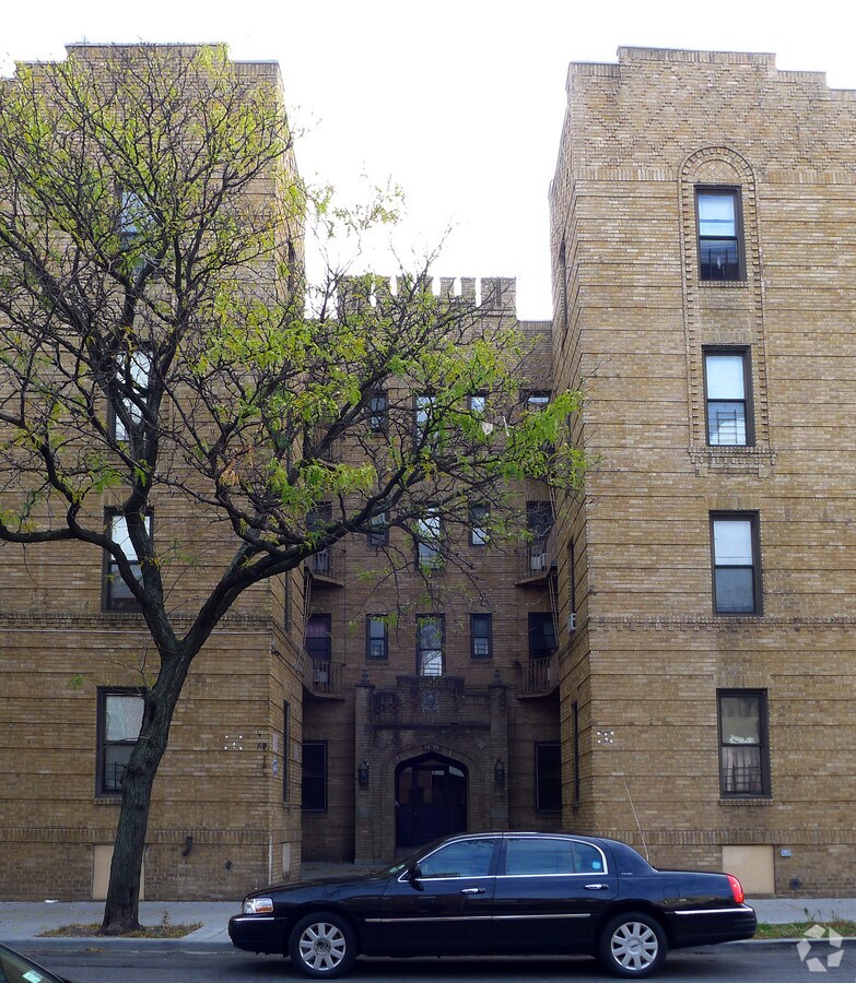 Building Exterior - 39-29 58th St