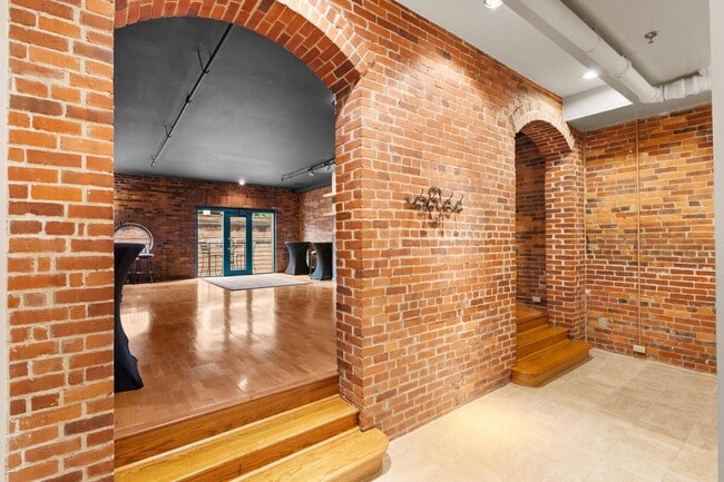 Photo - 55 W Livingston Ave Unidad 2B