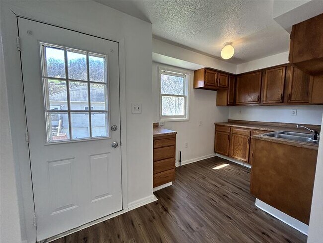 Photo - 642 Cove Rd Unit Apt.1