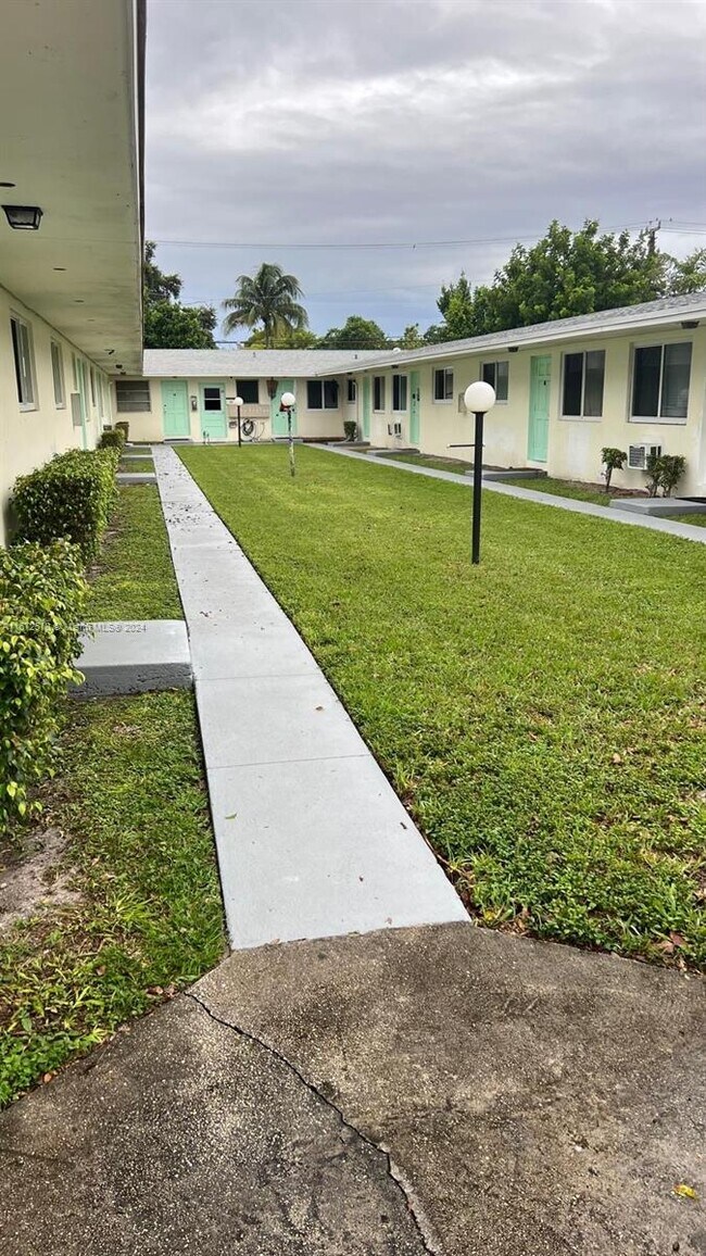 2312 Van Buren St Apartment Unit 7 Hollywood, FL