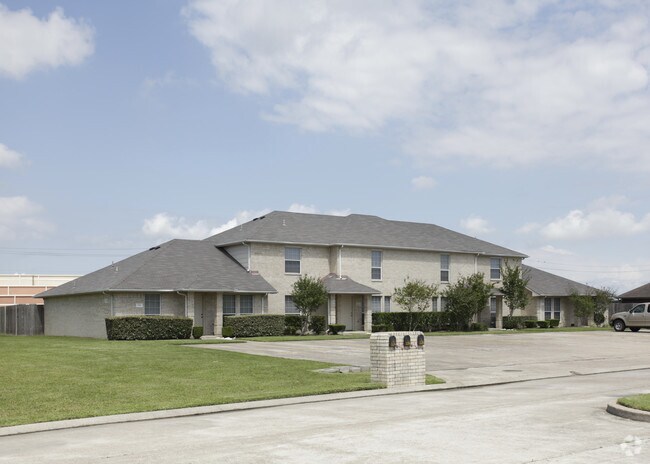 Green Isle Townhomes - Green Isle Townhomes