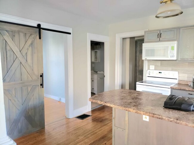 Photo - 64 Wood St Unidad Downstairs