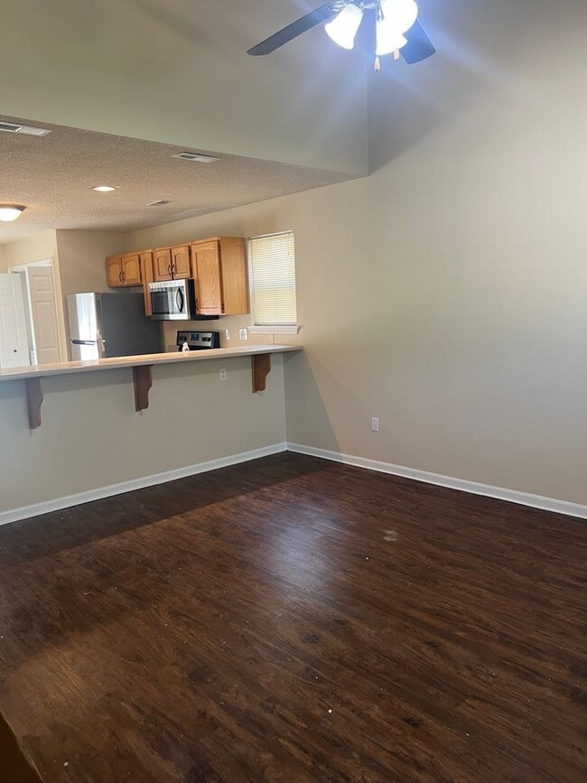 300-302 Nikki Way