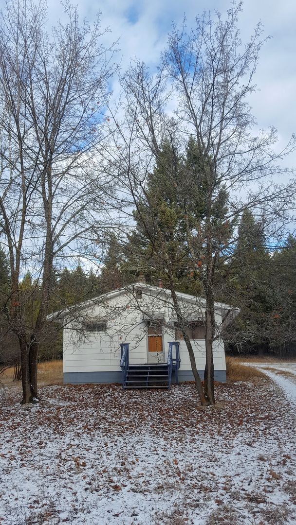 Photo - Serene location with some breathing room!