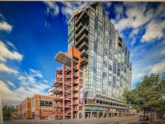 Building Photo - 851 W Front St Unit 609