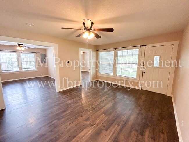 Photo - 212 W Marshall St