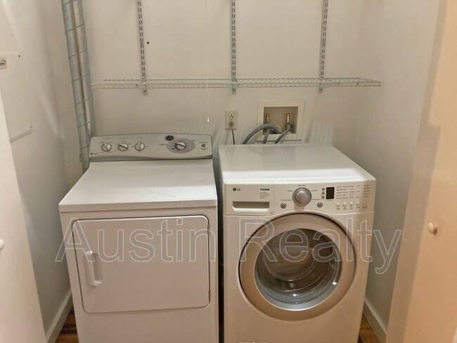 Photo - 1520 Washington Ave Unit Apt 717