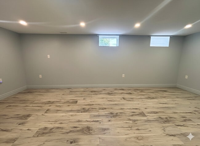 Photo - 115 Green Rd Unit 2