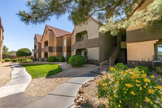 Photo - 2200 S Fort Apache Rd House