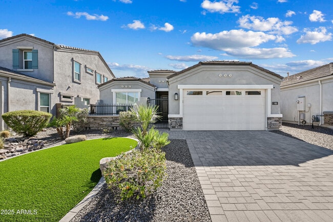 Building Photo - 1825 E Saguaro Park Ln