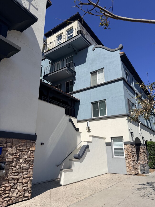 3rd Floor Condo - 3950 Ohio St Unit 326