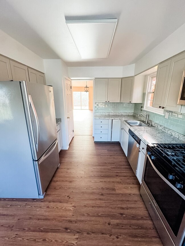 Photo - 3004 Shawnee Green