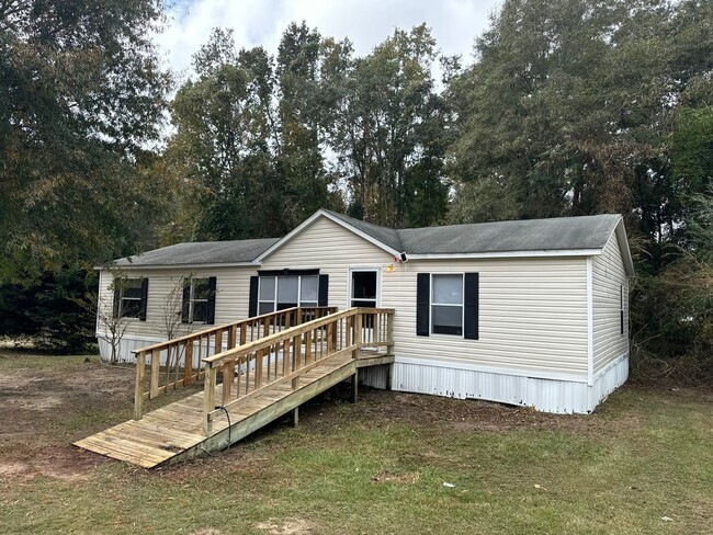 Newly Renovated Mobile Home In Beauregard! - Newly Renovated Mobile Home In Beauregard!