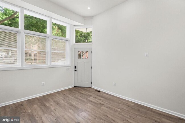 Photo - 1723 E Lombard St