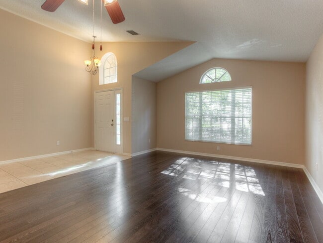 Photo - 16820 Hawkridge Rd